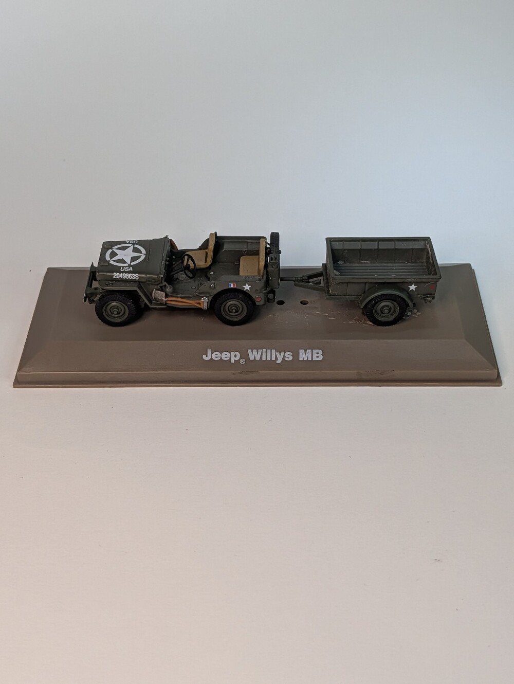 Militaria Diecast 1:43 US Army 1/4 Ton Jeep w/MG and T3 Trailer, MD2320044
